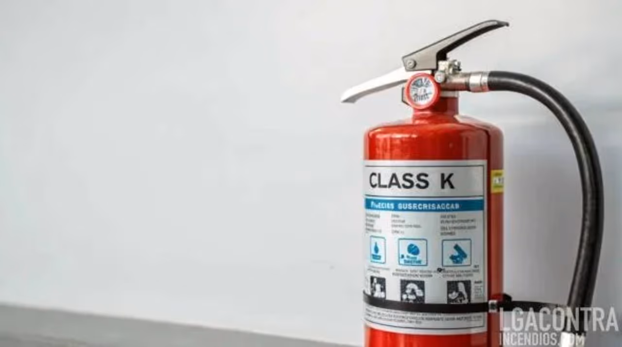 Extintor portátil contra incendios certificado, listo para venta o mantenimiento