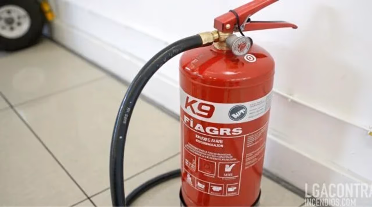 Extintor portátil contra incendios certificado, listo para venta o mantenimiento