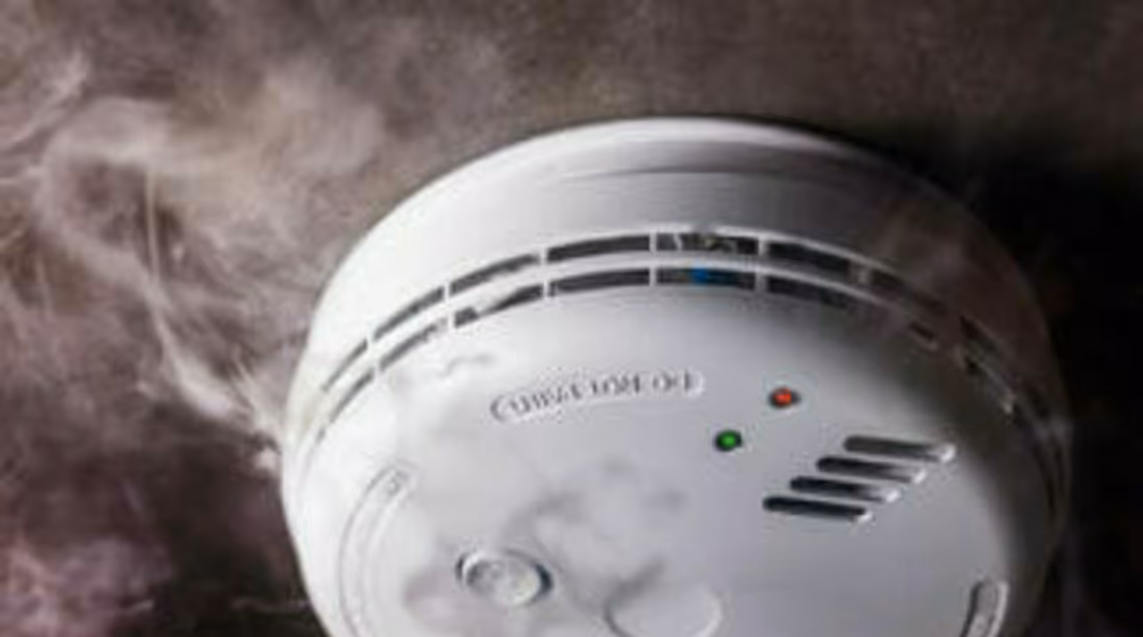 Sistema de detección, alarma y control contra incendios instalado en una instalación
